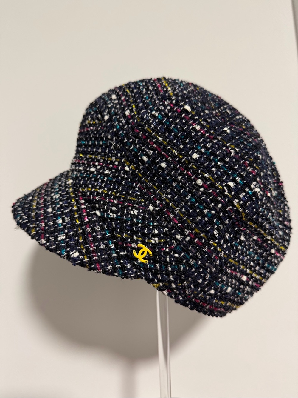 CHANEL Navy Tweed Cap with Multicolor Flecks and Gold CC